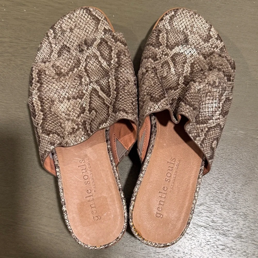 Gentle Souls Snake Print Platform Sandals size 9.5